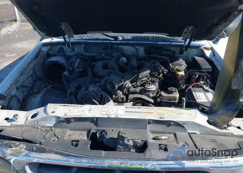 1999 Ford Explorer Eddie Bauer/Limited Edition/Xlt from USA, damaged, VIN 1FMZU32E7XZA61692